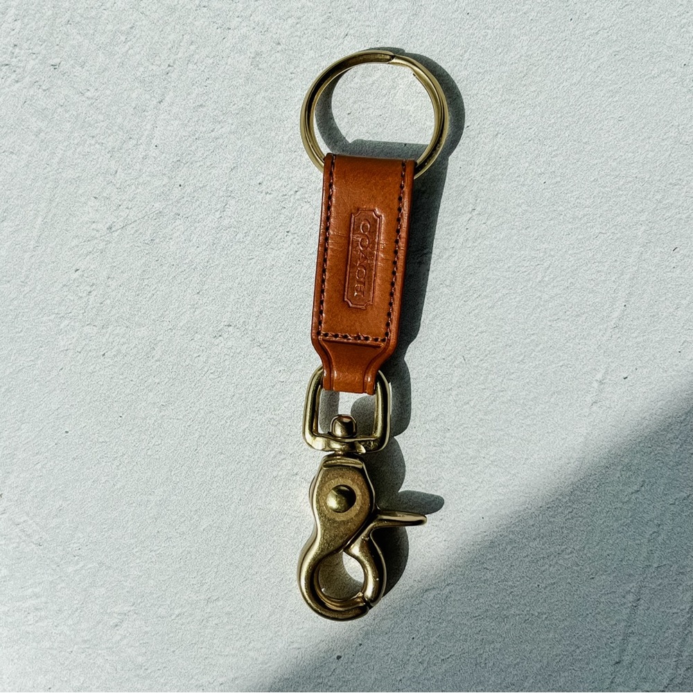 Vintage Coach Trigger Snap Key Keychain Fob Tan Leather